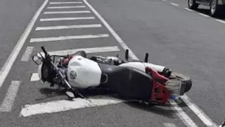 El conductor de una moto circula en sentido contrario, se da a la fuga y da positivo en cocaína en Las Palmas de Gran Canaria