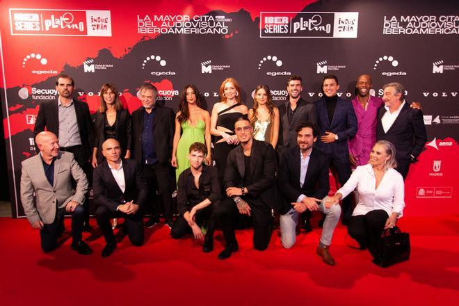 El elenco casi completo de  'Toy boy 2' en el estreno de la temporada