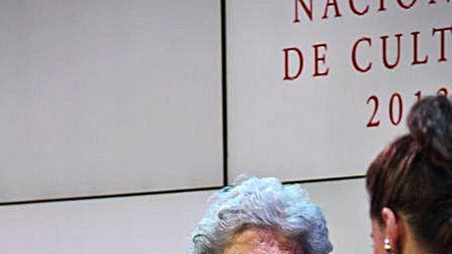 Elsa Peretti, quan va rebre el Premi Nacional de Cultura, el 2013.