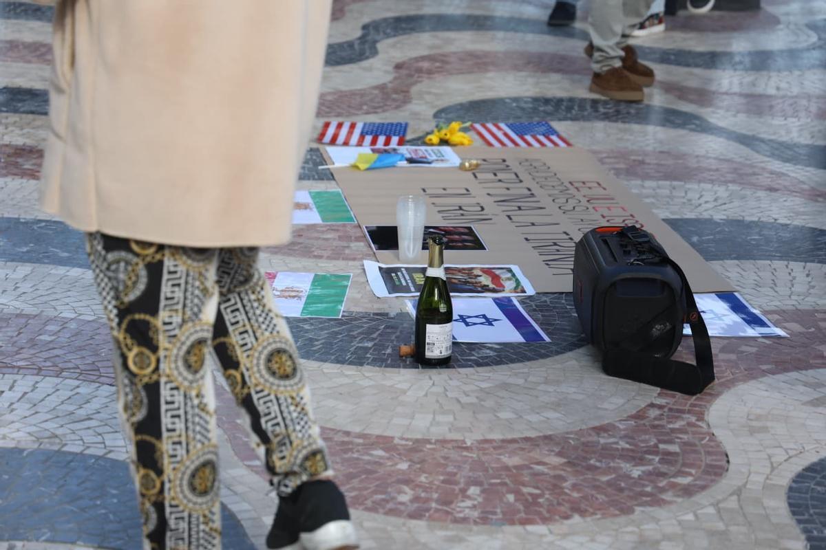 Así ha sido la manifestación por Irán en la explanada de Alicante