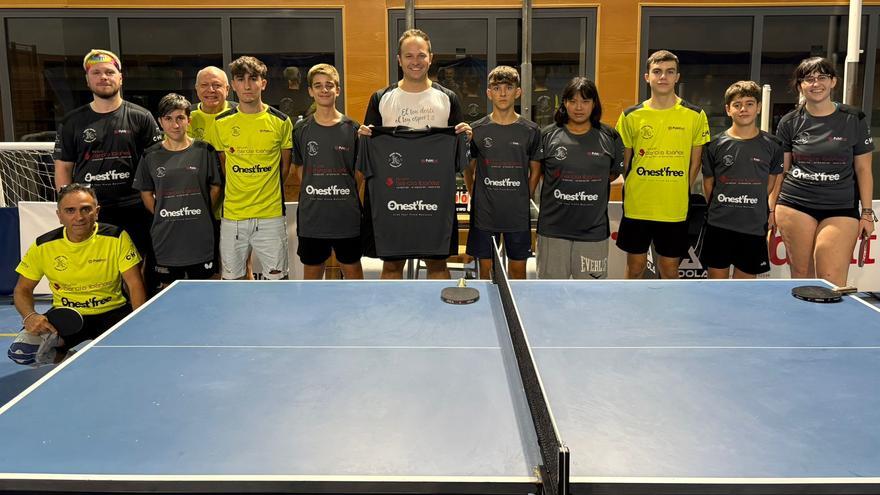 El Corriol Oliva TT estrena equipaciones y recibe el apoyo del Ayuntamiento