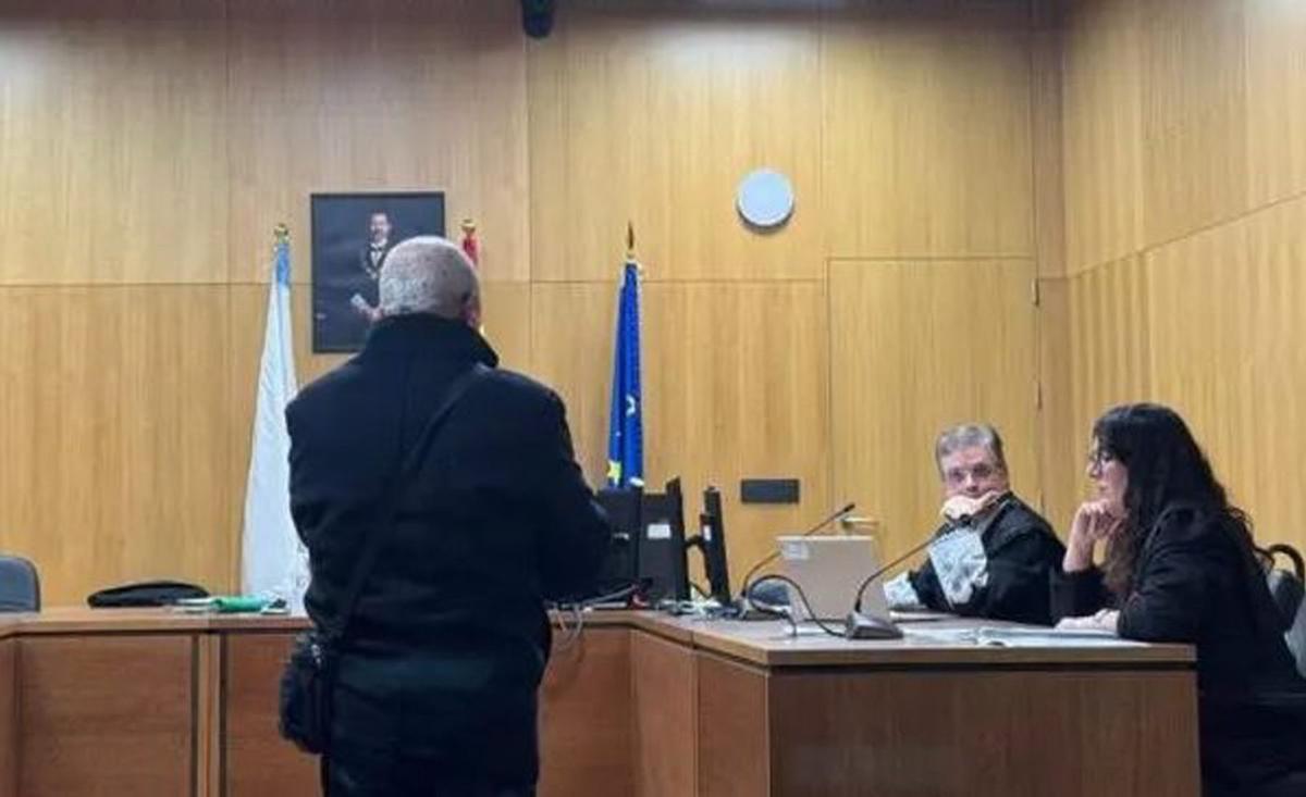 El acusado, durante su interrogatorio en el juicio. | FDV