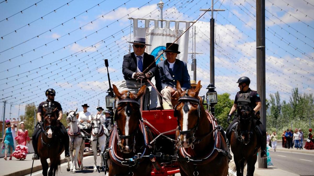 El paseo de los Carruajes de Tradición por la Feria de Córdoba, en imágenes