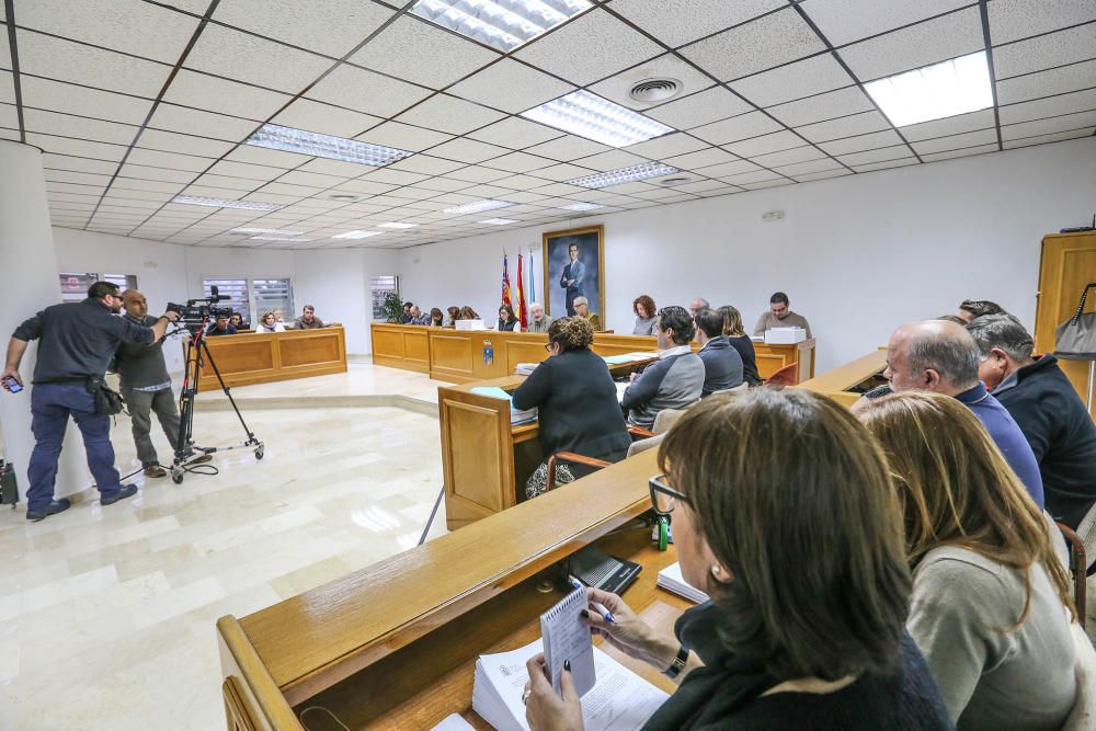 Pleno de fiscalización a la gestión del gobierno cuatripartito en Torrevieja