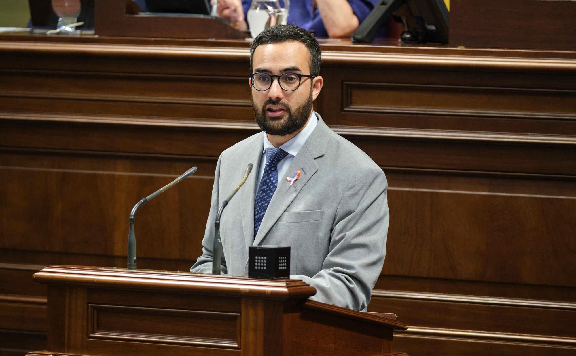 Sesión plenaria del Parlamento de Canarias.