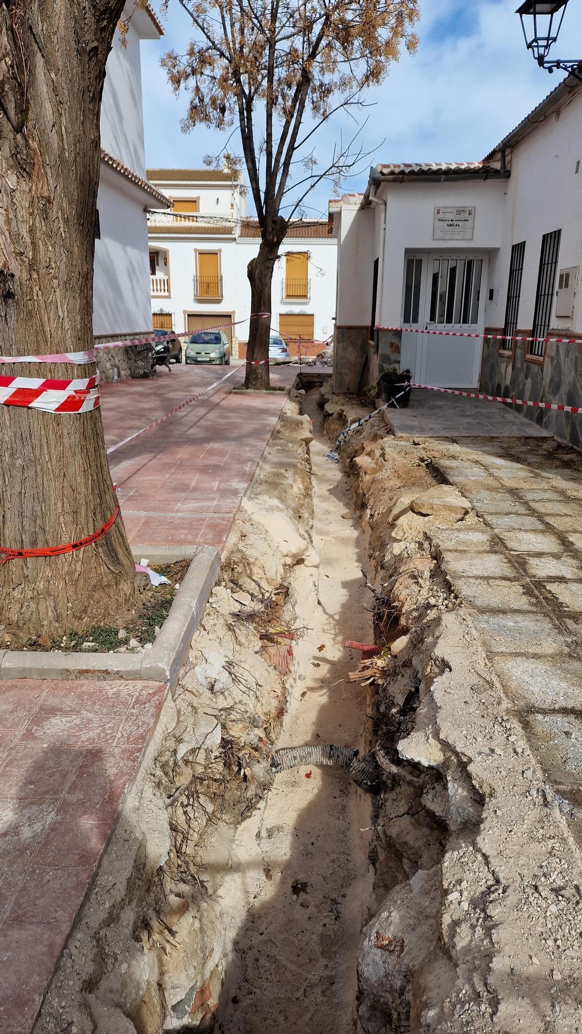 Las obras incluyen tuberías y calderas.