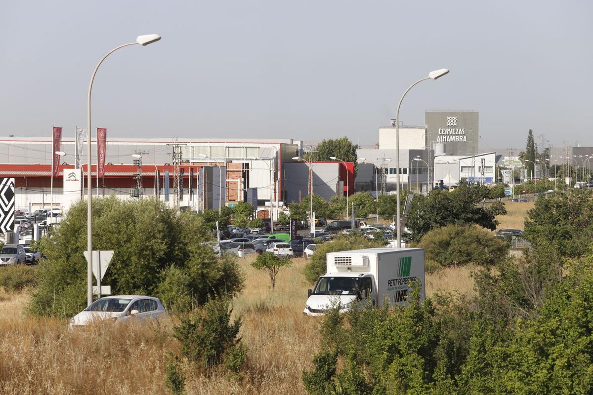 Vista del polígono industrial de Las Quemadas de Córdoba, donde se ubicará el nuevo espacio comercial.