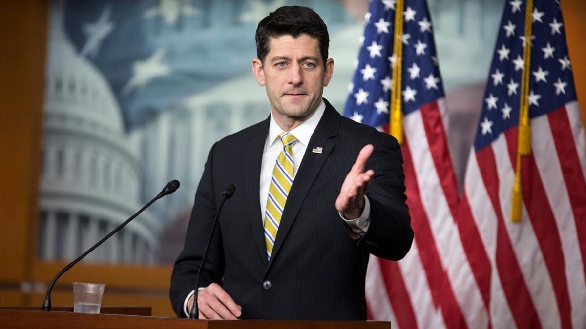 El republicano Paul Ryan, presidente de la Cámara de Representantes, ofrece una rueda de prensa tras la reautorización de la Ley de Vigilancia de Inteligencia Extranjera (FISA), en Washington, el 11 de enero.