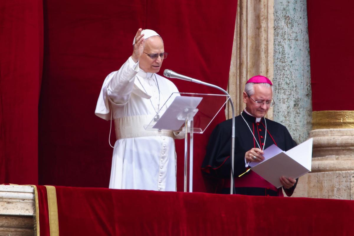 El papa León XIV, durante su primera pregaria Regina Caeli, el pasado 11 de mayo en la basílica de San Pedro del Vaticano.
