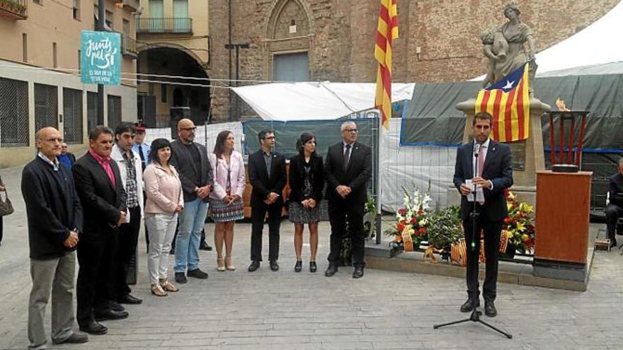 Cardonafa una doble ofrena, al poble i al castell