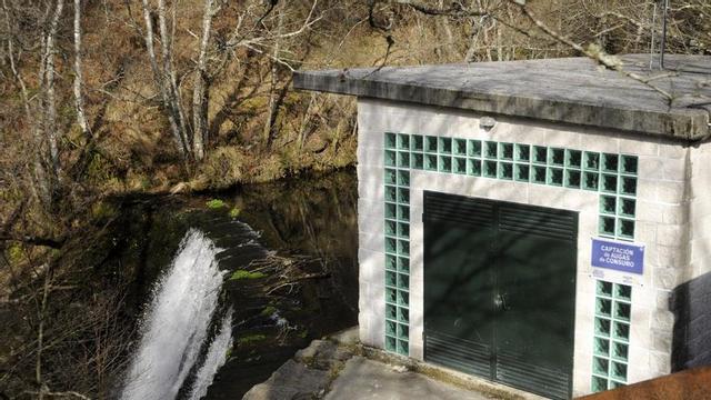 Instalaciones del bombeo en el Asneiro, en la zona de Pozo Negro, construidas hace dos décadas. | BERNABÉ/JAVIER LALÍN