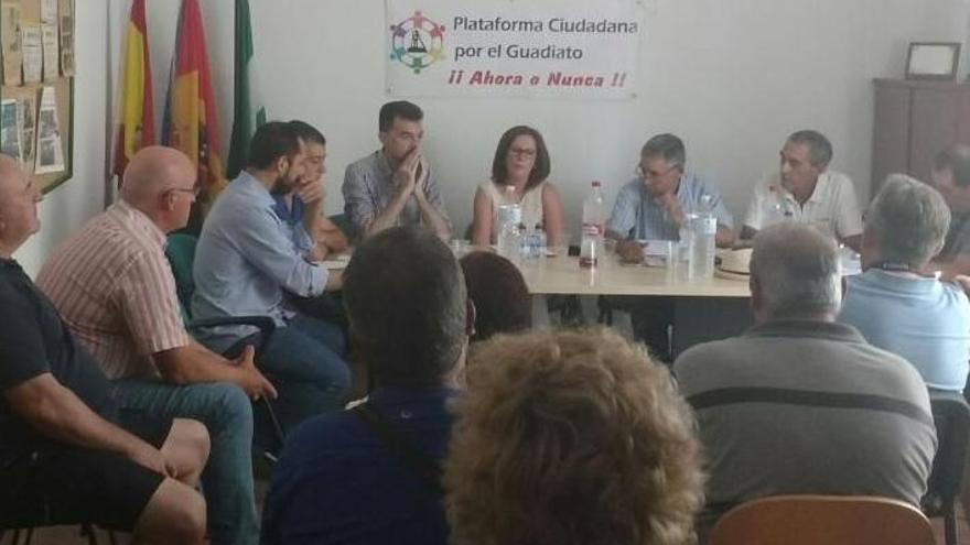 Maíllo se reúne con la Plataforma Ciudadana por el Guadiato