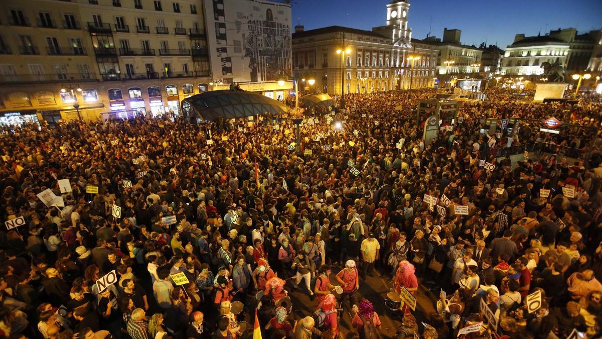 Participantes en la marcha Rodea el Congreso en 2012