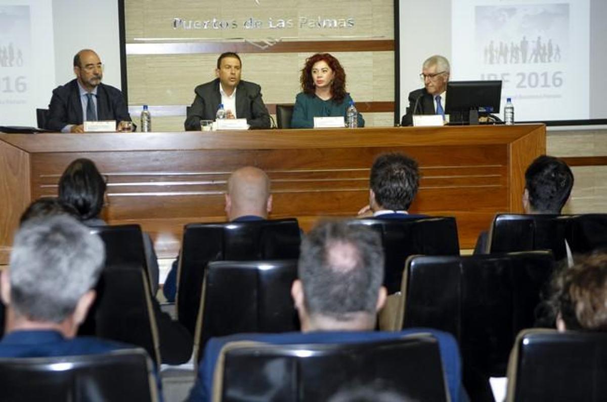 FORO DE INTERNACIONALIZACION DEL PUERTO DE LA ...