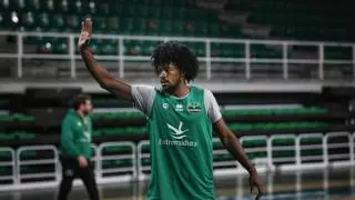 Lysander Bracey llega a Cáceres muy dispuesto a debutar ante el Ourense