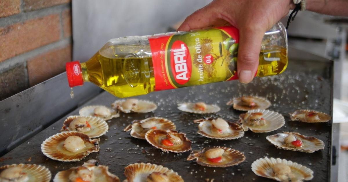 La preparación de las  la LIX Festa do Marisco de O Grove