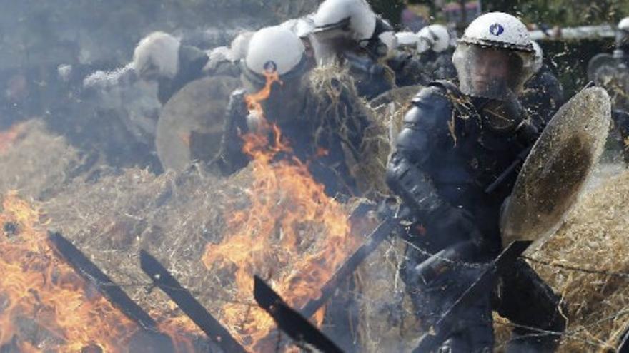 Fuertes enfrentamientos en Bruselas entre policía y ganaderos