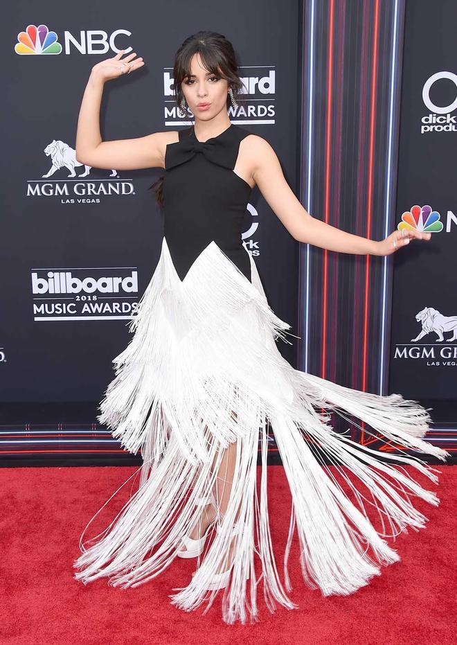 Camila Cabello, con vestido de Givenchy en los Billboard Music Awards