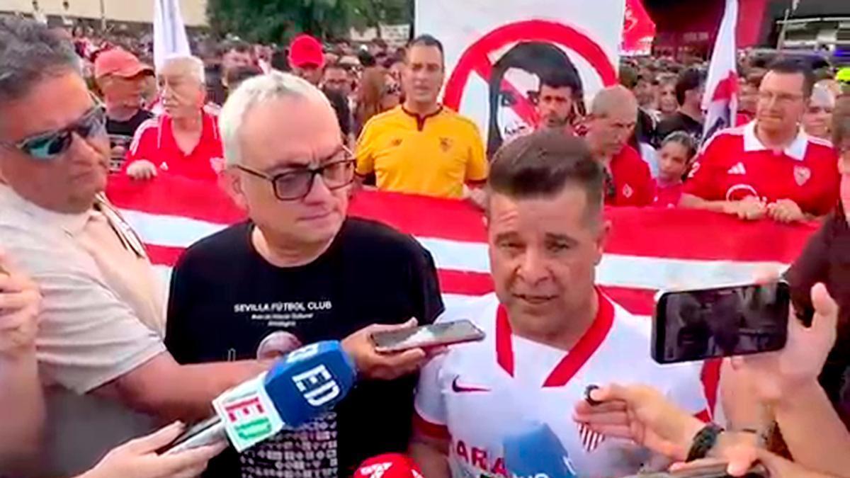 VÍDEO | Declaraciones de Carlos Jiménez, presidente de la Federación de Peñas, durante la concentración sevillista