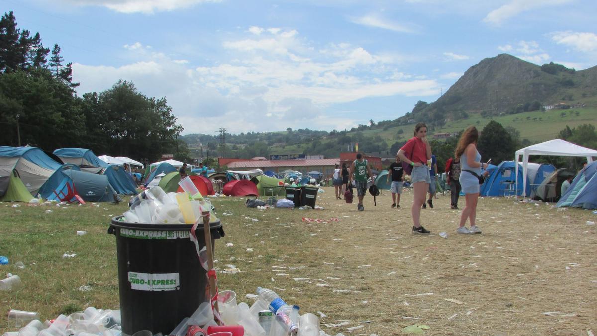 Zona de acampada en un festival de música de Asturias, en una imagen de archivo.