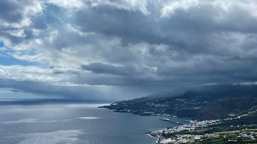 Canarias espera lluvias este nuevo sábado de Carnaval: ¿Dónde habrá que sacar el paraguas?