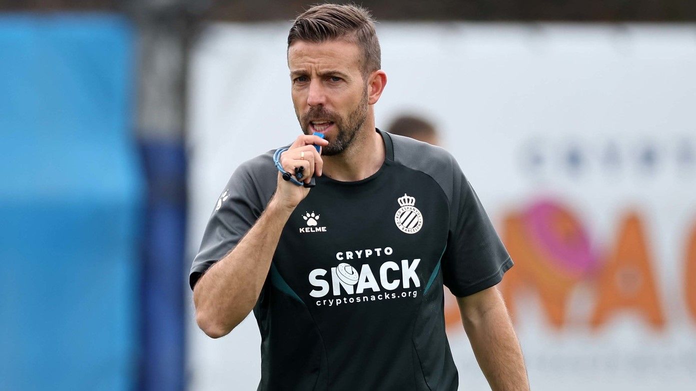 Luis García, en un entrenamiento en Sant Adrià.