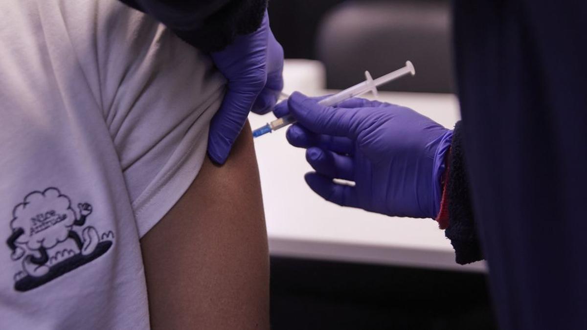 HIPRA inicia en el Regional un ensayo para evaluar su vacuna contra la Covid como cuarta dosis.
