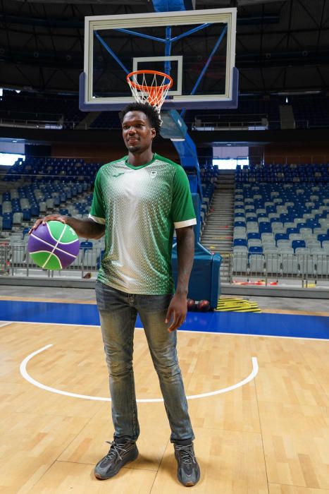 El Unicaja presenta a Deon Thompson