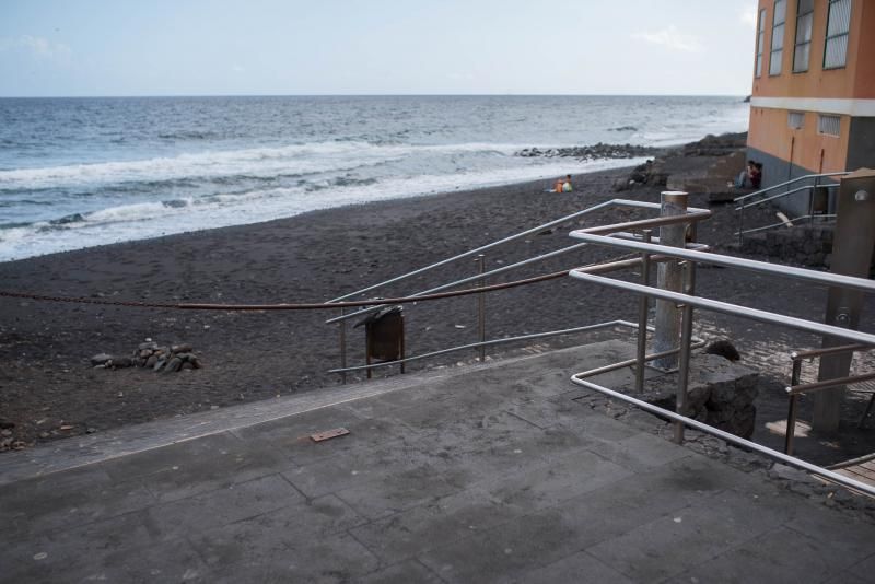 Cierre al baño de las playas de La Viuda y la Basílica por contaminación