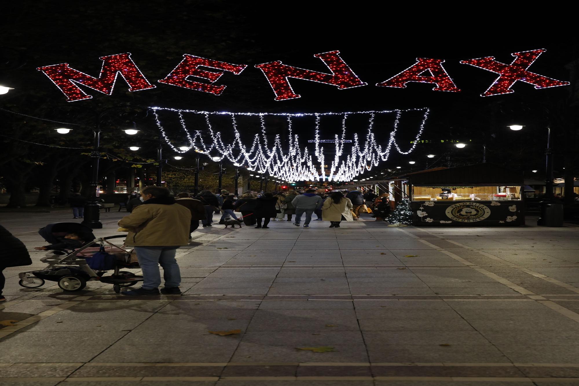 El mercadillo de Navidad abre sus puertas en el paseo de Begoña pese al covid