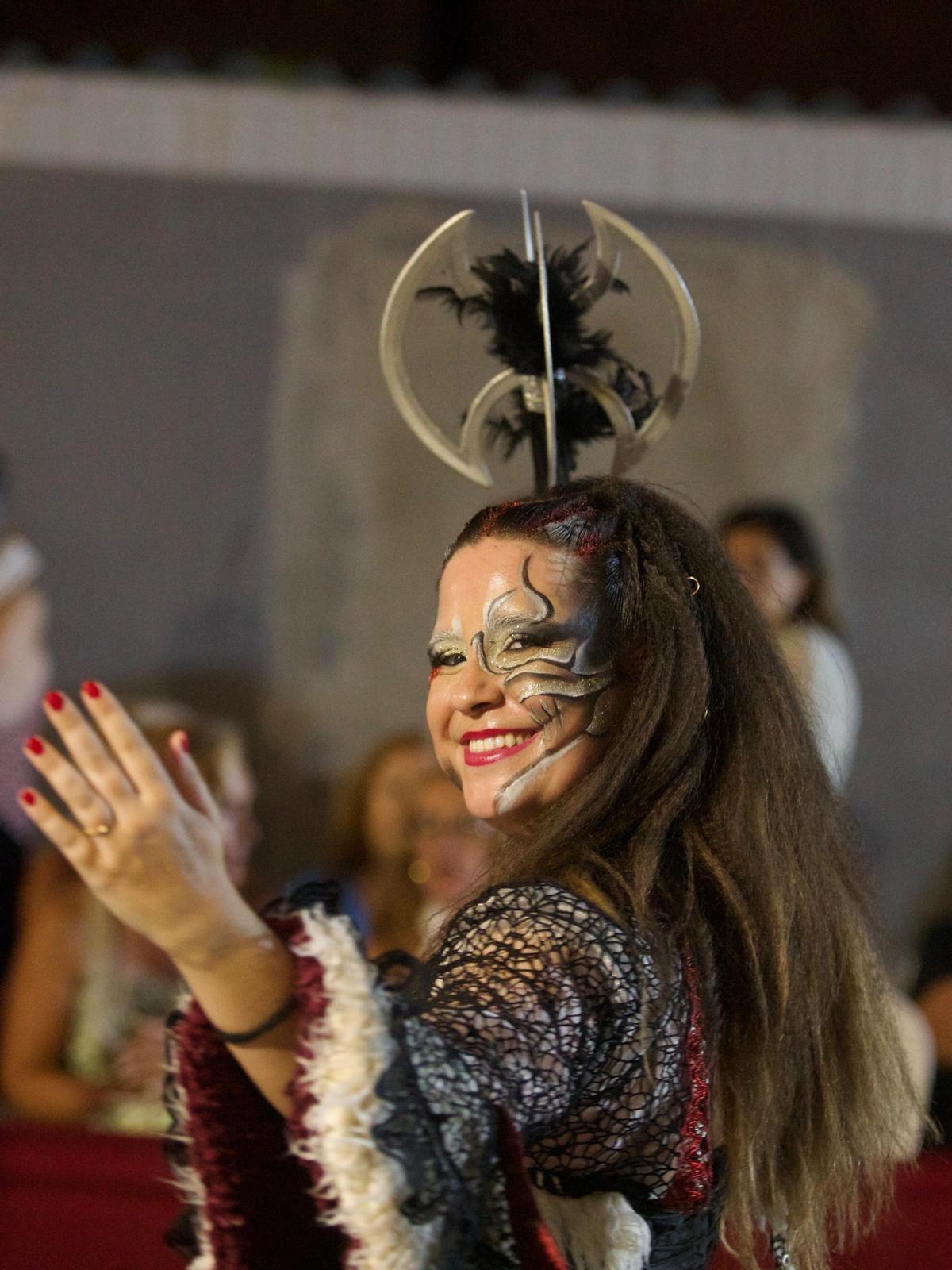 La emoción toma las calles de Torrent en una Gran Entrada Mora y Cristiana multitudinaria