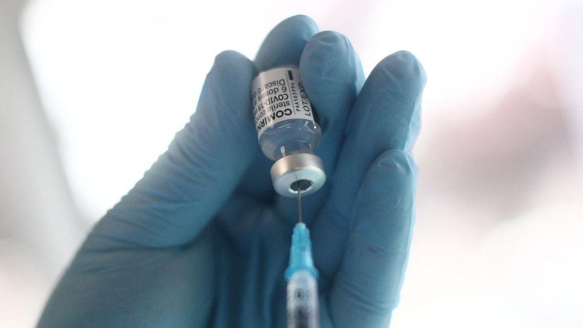 Sondeo del CIS: Solo el 6,2% se niega a vacunarse