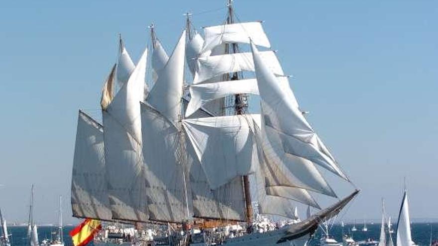 El &quot;Elcano&quot; apoya la candidatura de Baiona a Patrimonio de la Humanidad