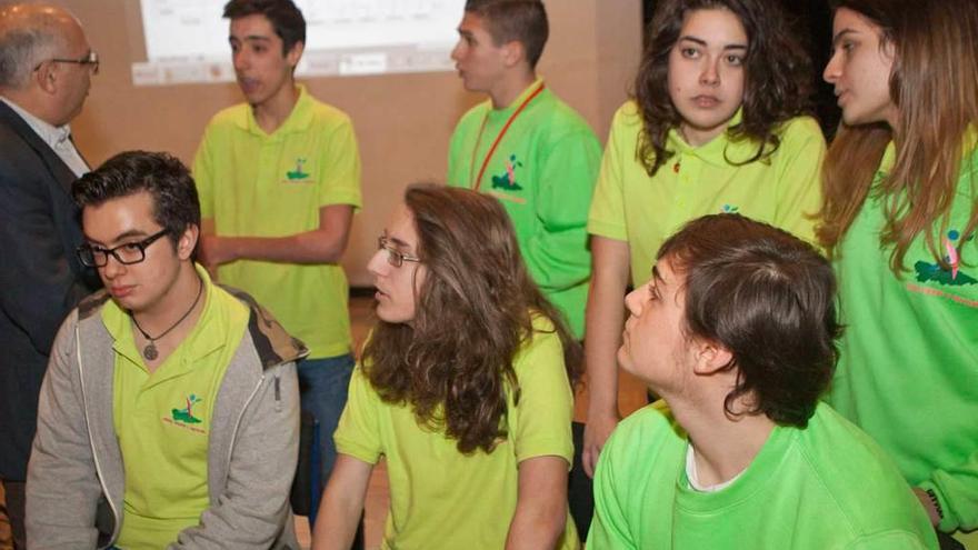 Los alumnos del IES de Sama, premiados por su proyecto de reciclaje