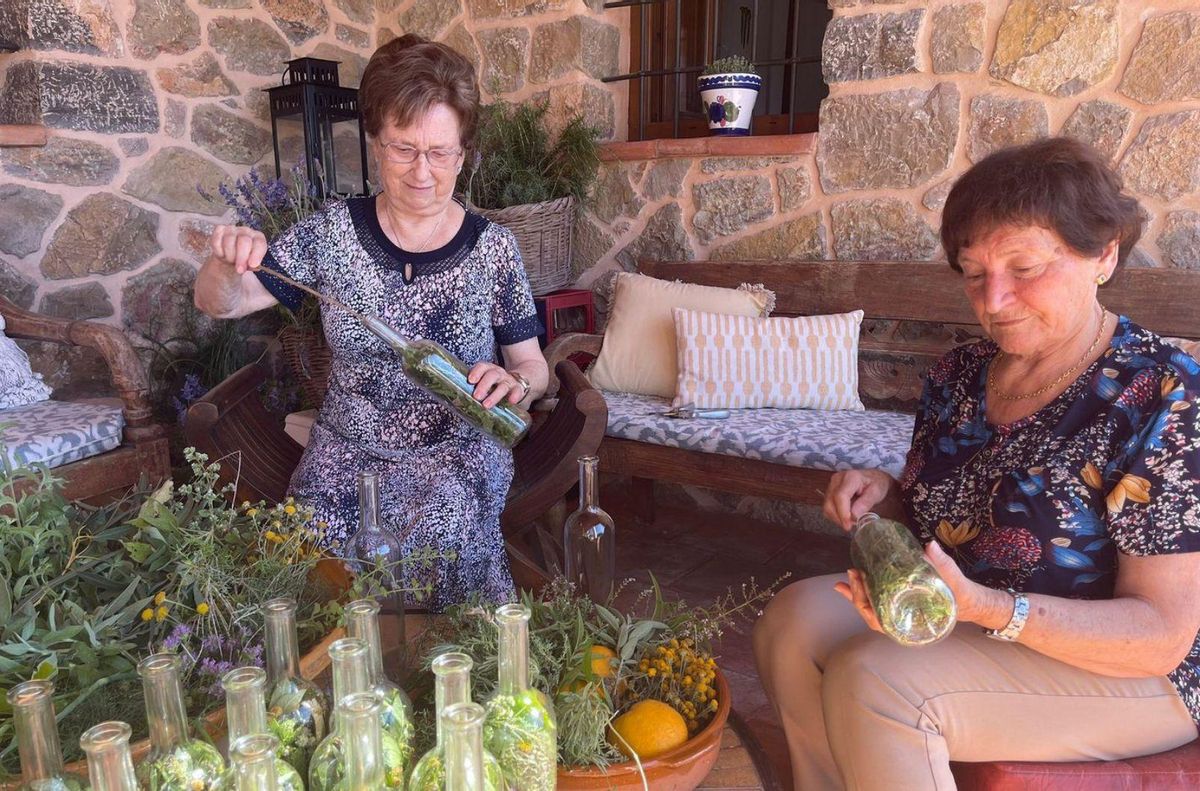 La elaboración de las hierbas es totalmente artesanal.