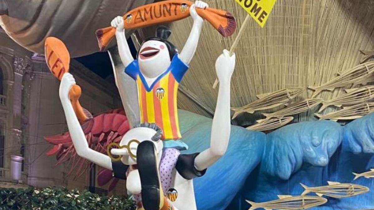 El 'ninot' de Lim go home en la Falla del Ayuntamiento de València