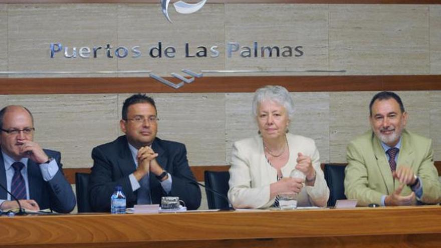 Luis Ibarra y Lawri Evans, en la Autoridad Portuaria de Las Palmas. | la provincia / dlp