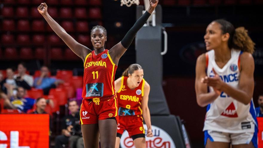 Awa Fam lidera la victoria de España ante Francia y el pase a la final