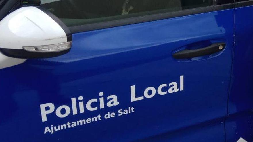 La Policia Local de Salt ha detingut el lladre rebenta-cotxes