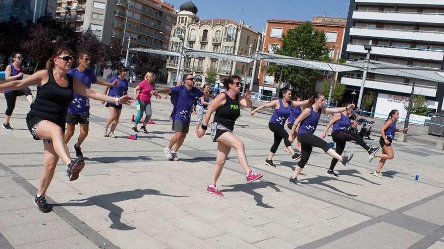 &quot;Muévete por tu salud&quot;, actividad física contra el cáncer