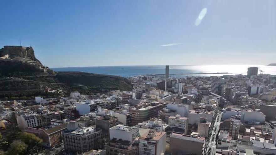 Una imagen aérea de la ciudad de Alicante.