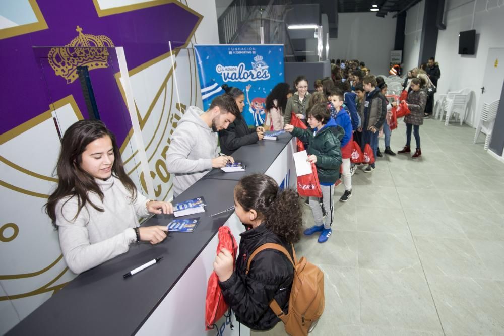 El CEIP Arteixo en Riazor con Valores Branquiazuis