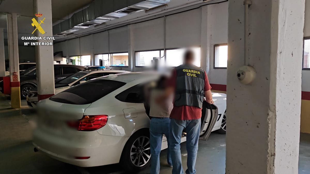 Desmantelado un grupo criminal que actuaba en aparcamientos de supermercados por toda España