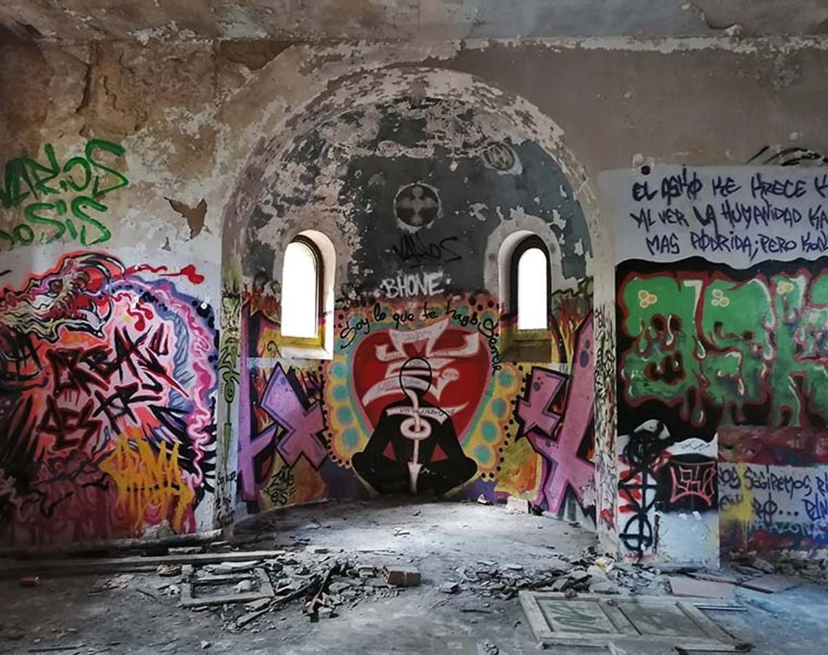 Estado ruinoso de la antigua capilla del hospital de Agromonte