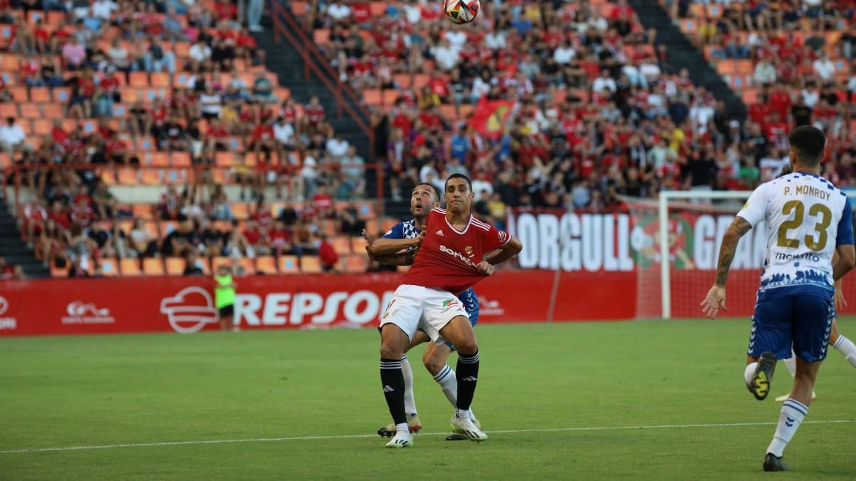 Pablo Fernández, durante el duelo ante el Sabadell