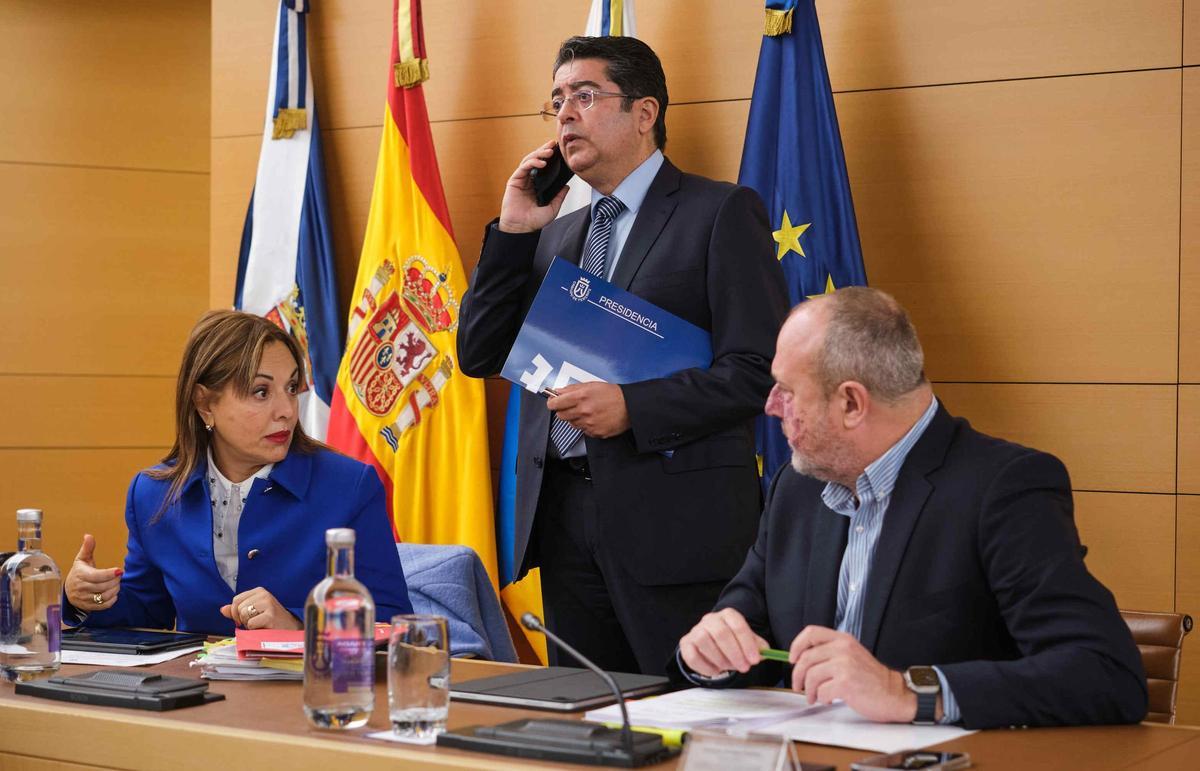 Pleno extraordinario y urgente del Cabildo de Tenerife Pleno extraordinario y urgente del Cabildo de Tenerife