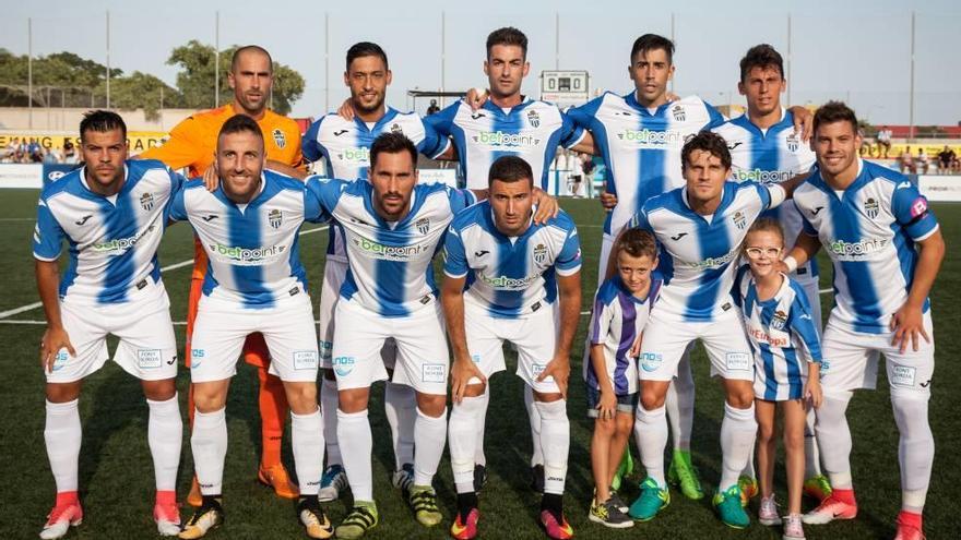 Formación del Atlético Baleares que abrió la Liga 2017-18 el sábado en Son Malferit.