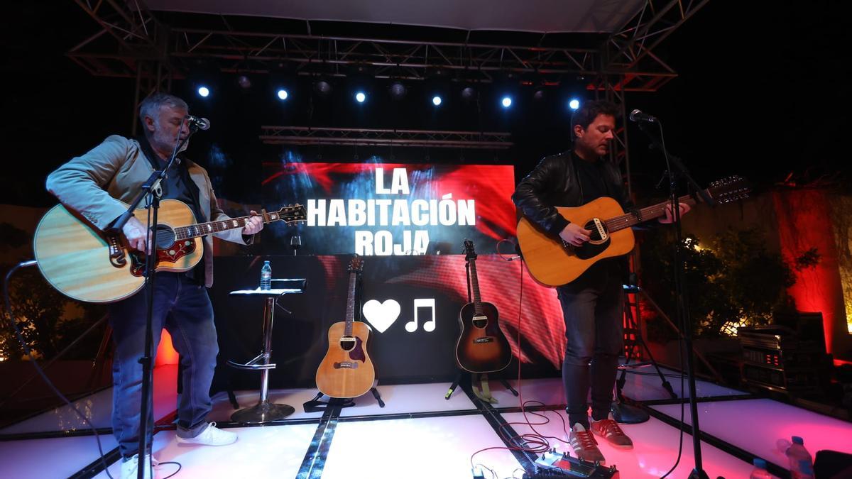El grupo de música 'indie' La Habitación Roja amenizó la noche del sábado.