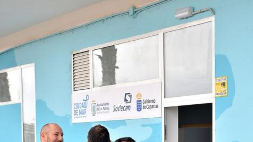 Fernando Clavijo, visita el espacio Marine Park, centro de coworking en la Playa de Las Alcaravaneras