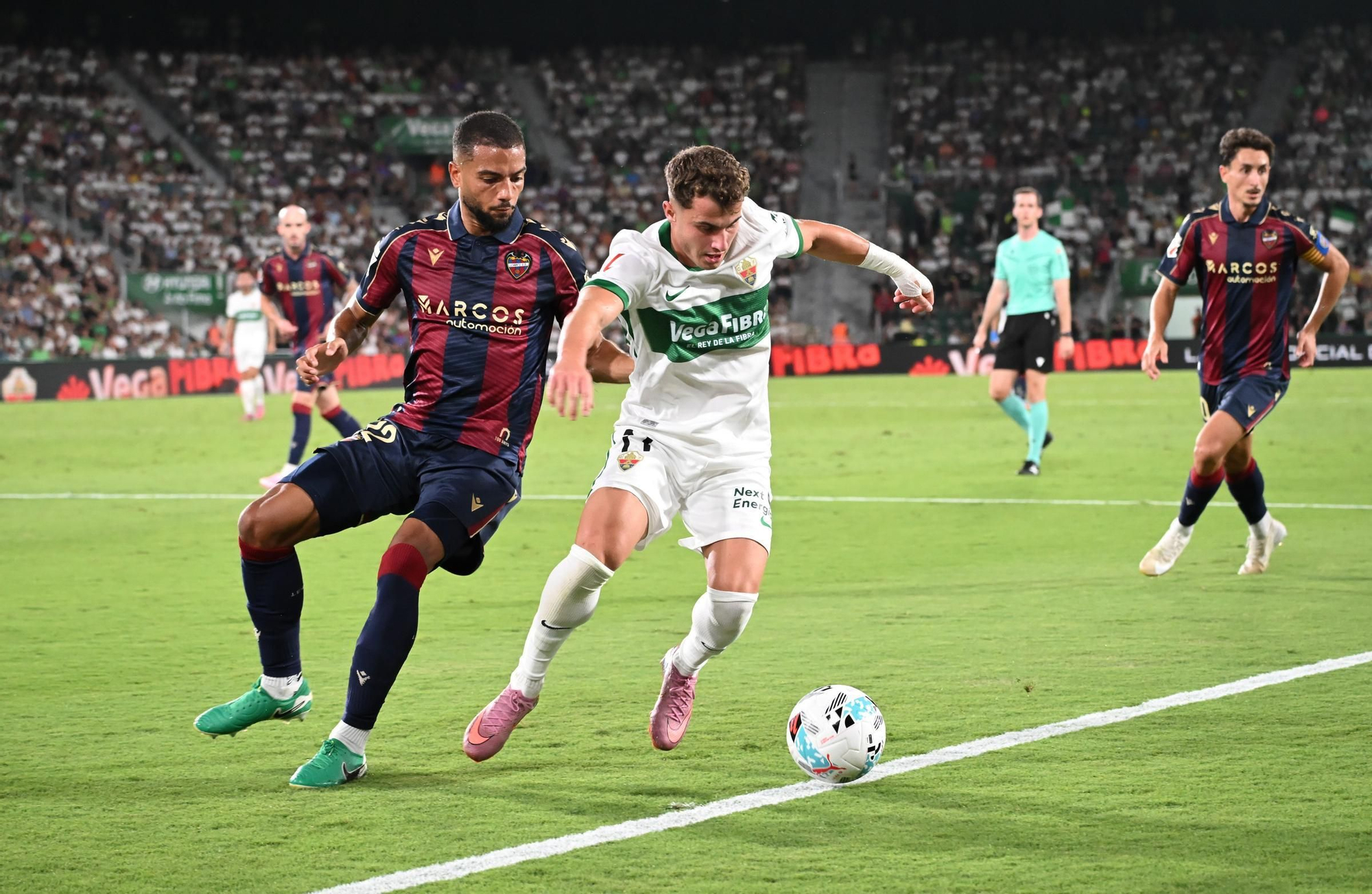 Las mejores imágenes del la victoria del Elche CF frente al Levante (2-0)
